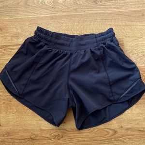 lululemon athletica | hotty hot shorts | low rise